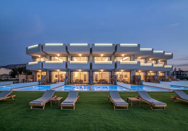 جناح جونيور بإطلالة على البحر بحوض جاكوزي، Ebenus Suites (Adults Only) by Checkin 1/1