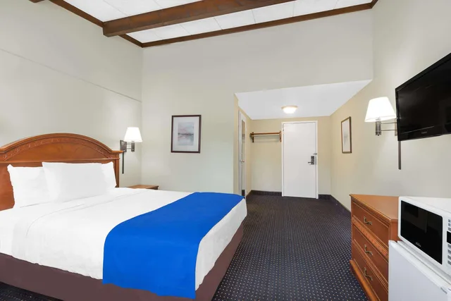 جناح استوديو بسرير كينج، Travelodge By Wyndham Lima OH 1/1