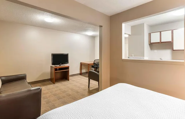 استوديو ديلوكس بسرير كوين مع أريكة، Extended Stay America - Richmond - Innsbrook 2/4
