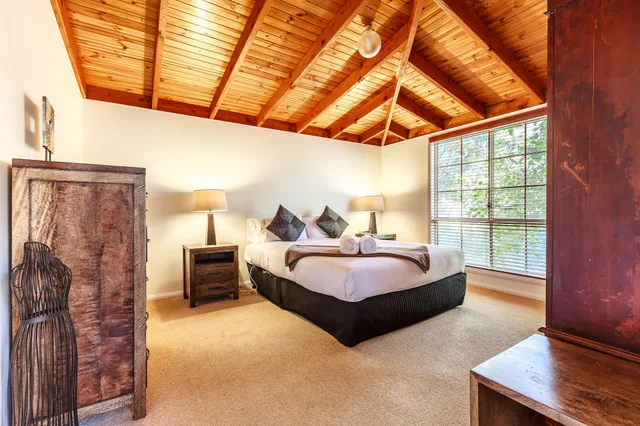 كوخ سوبيريور بسريرين كوين بإطلالة على الحديقة بغرفتي نوم، The Cottages At Hepburn Springs 2/2