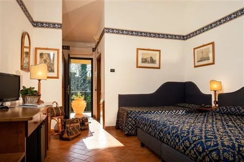 غرفة ثلاثية، Fattoria Degli Usignoli 1/2