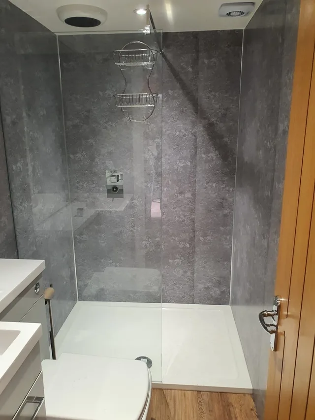 Deluxe, Suite, King and Twin Beds, Courtyard View, The Lower Bell 5/5
