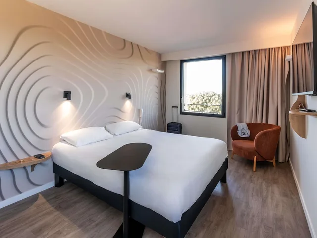 غرفة كومفورت بسريرين منفصلين بشرفة، ibis Styles Cabries Aix-en-Provence TGV 5/10