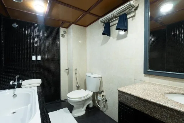 غرفة بريميوم بسرير كوين، Hotel Mainak 7/10