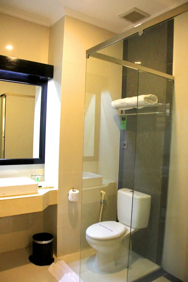 غرفة ديلوكس بسريرين منفصلين، Grand Q Hotel Gorontalo 5/5