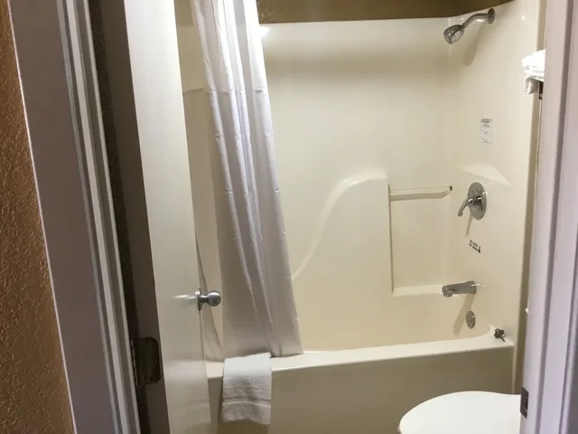 غرفة أساسية بسريرين كوين، Travel Inn North Little Rock 4/4