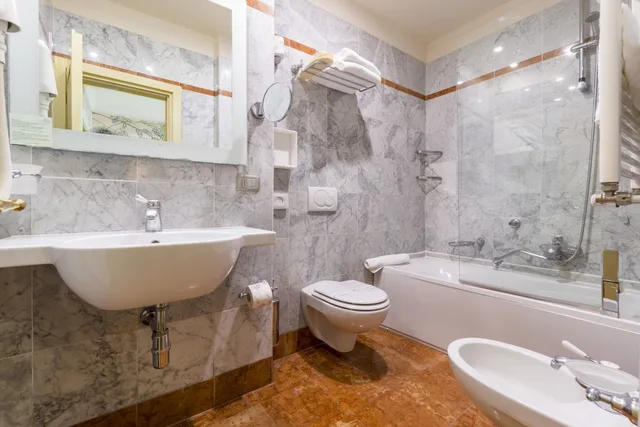 غرفة بسرير كوين، Art Atelier Hotel 2/3