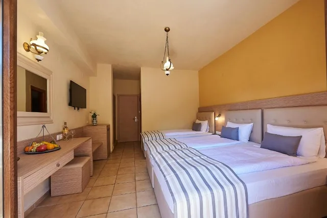 غرفة قياسية ثلاثية، Thalia Deco City and Beach Hotel 2/3