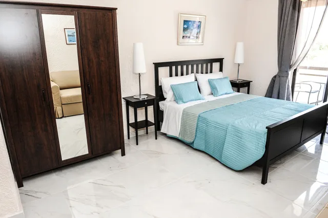 غرفة سوبيريور بسرير كينج بشرفة بغرفة نوم واحدة، Valentino Hotel 1/6