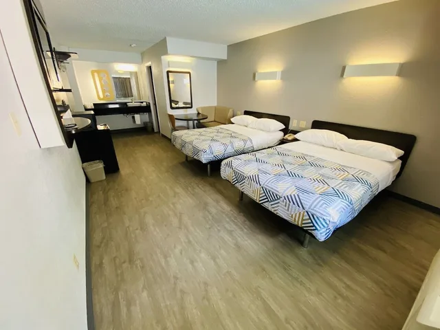 غرفة قياسية بسريرين مزدوجين، Motel6 Boerne, TX 1/7