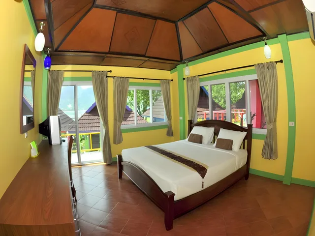 بنغل ديلوكس بسرير مزدوج وسريرين منفصلين بإطلالة على الحديقة، Phi Phi Viewpoint Resort 1/2