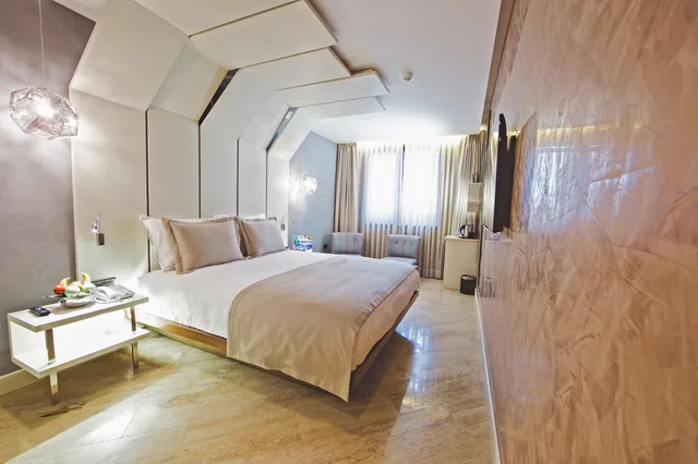 غرفة سوبيريور بسرير كينج، Maroon Hotel Pera 5/7