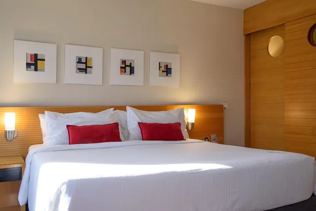 غرفة فاخرة بسرير كينج، Golden Tulip Brasilia Alvorada 5/10