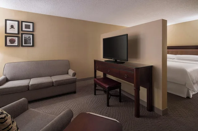 غرفة بريميوم بسرير كينج، Sheraton Palo Alto Hotel 4/6