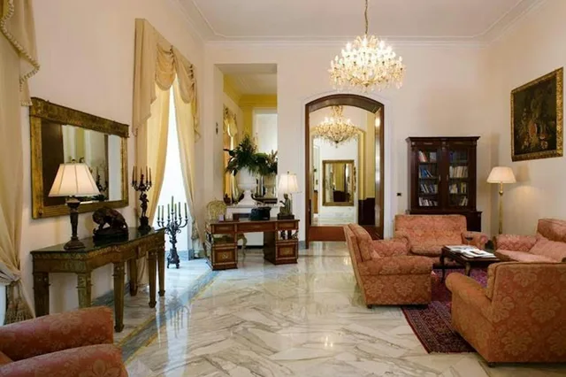 Junior Suite, Grand Hotel Europa Palace 2/3