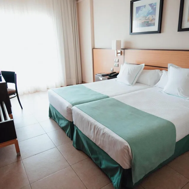 غرفة بسرير مزدوج أو سريرين منفصلين، Poseidon La Manga Hotel & Spa - Designed for Adults 4/10
