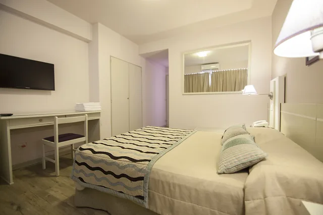 Standard, King Bed, Hotel Continental 3/6