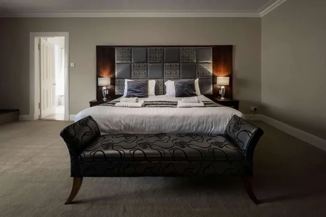 غرفة تنفيذية بسرير كينج، Buchanan Arms Hotel & Leisure, Sure Hotel Collection 2/3