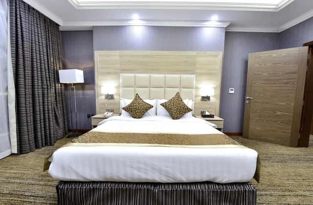 جناح تنفيذي بسرير كينج، فندق إيريديوم 70(Iridium 70 Hotel) 1/2