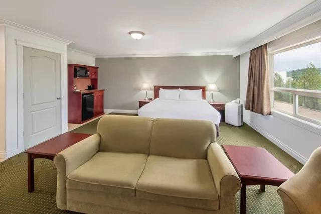 غرفة قياسية بسرير كينج، Quality Inn & Suites Whitecourt 3/8