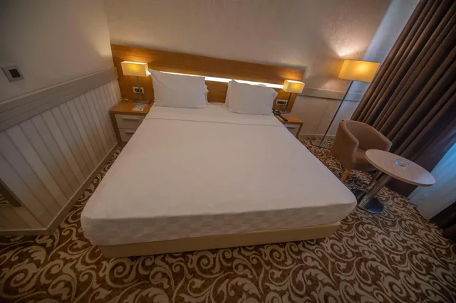 Deluxe, Double Bed, Grand Itimat Hotel 5/10