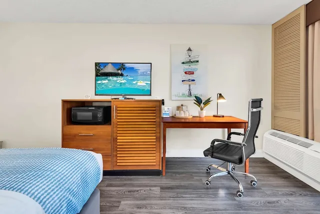 غرفة قياسية بسرير كينج بإطلالة، Best Western Orlando Gateway Hotel 6/9