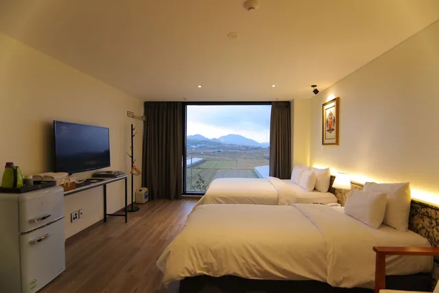 غرفة قياسية بسرير مزدوج وسرير فردي، Hotel Gite 4/10
