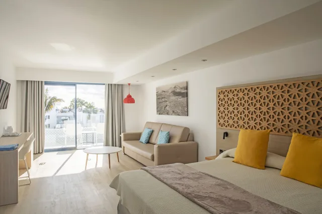 غرفة جونيور تنفيذية مفردة بسرير كوين مع أريكة، Oasis Lanz Beach Mate 1/3