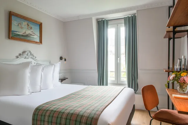 غرفة مزدوجة سوبيريور، Hotel De La Porte Doree 2/4