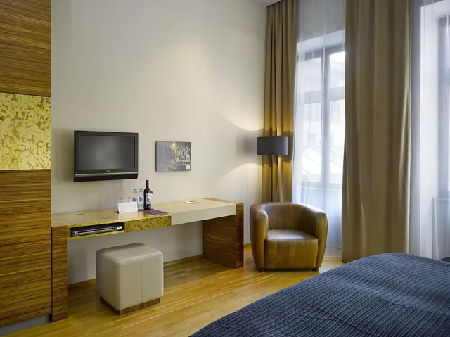 غرفة ديلوكس بسرير كينج، The Icon Hotel And Lounge 8/10