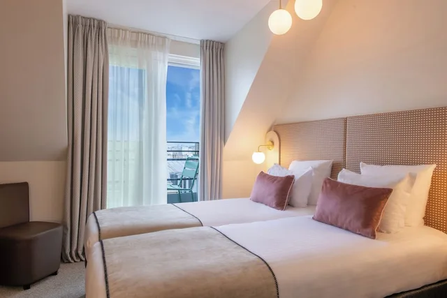 غرفة بسرير مزدوج أو سريرين منفصلين بشرفة، Hotel Helussi 1/10