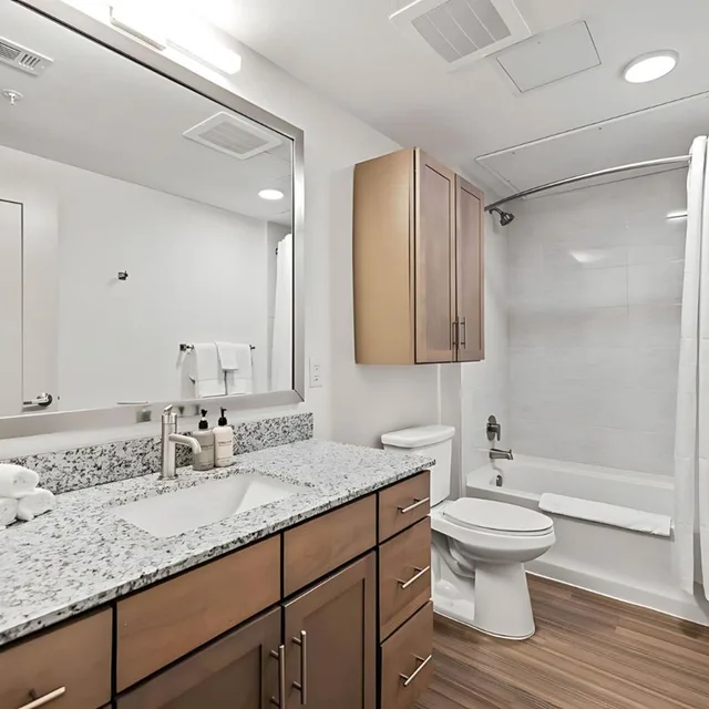 استوديو بشرفة، Placemakr Downtown Austin 2/3