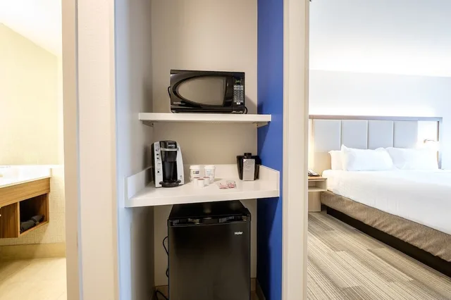غرفة قياسية بسريرين كوين لذوي الإعاقة، Holiday Inn Express And Suites Eagan Minneapolis Area 1/1