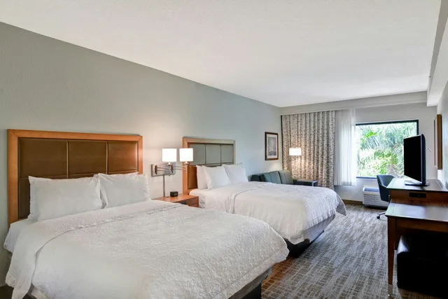 Room, 2 Queen Beds, Hampton Inn Palm Beach Gardens 1/3