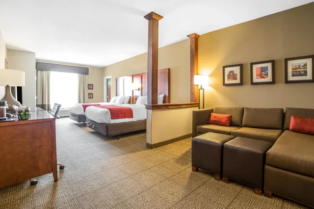 Suite, Multiple Beds, Accessible، Comfort Suites Moab Near Arches National Park 4/4