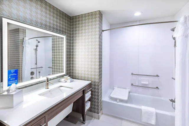 جناح بسرير مزدوج لذوي الإعاقة، Home2 Suites By Hilton Midland East 2/3