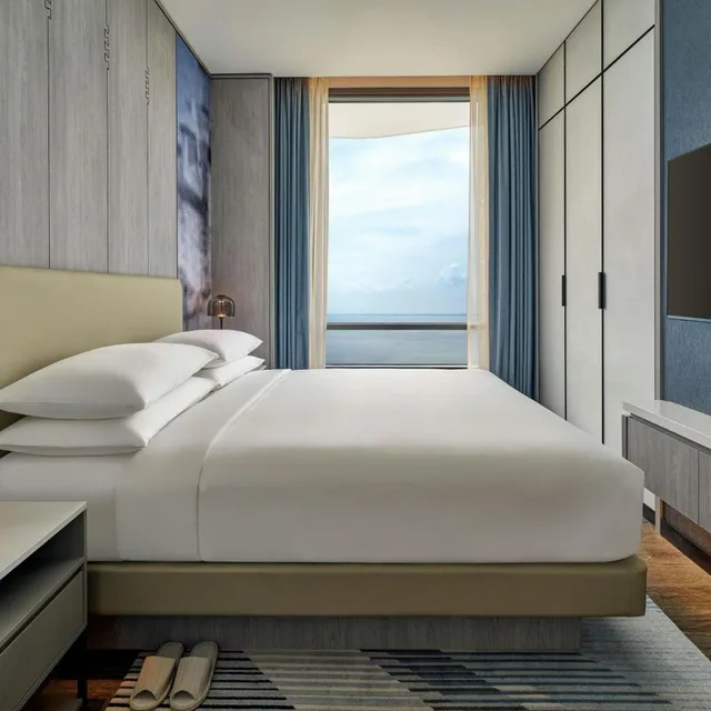 2 Bedrooms, Residential, Suite, King Bed, Sea View، Penang Marriott Hotel 1/4