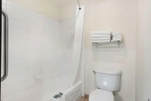 غرفة بسرير كوين بحوض استحمام لذوي الإعاقة، Best Western Canon City 5/5