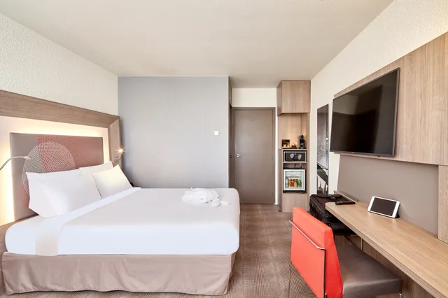غرفة سوبيريور بسرير مزدوج، B&B Hotel Cergy Port 4 Stars 1/4