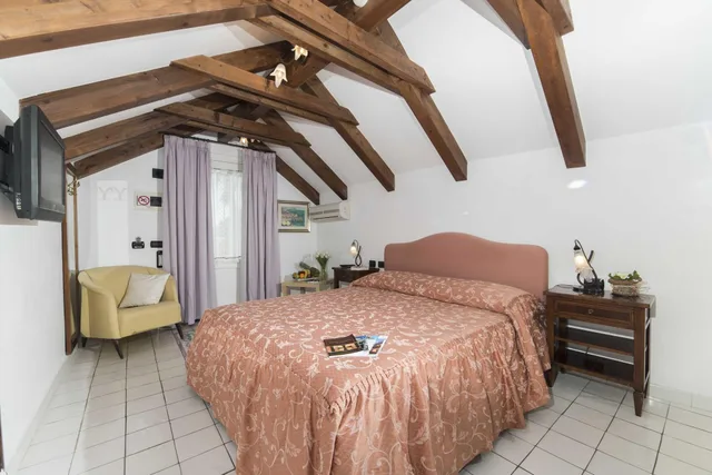 جناح جونيور بإطلالة على البحر بشرفة، Hotel Villa Annalara 9/10