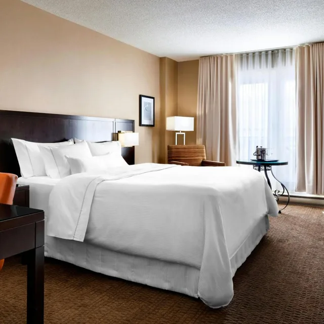 غرفة تقليدية بسرير كينج وسرير كوين، Le Westin Tremblant 1/4