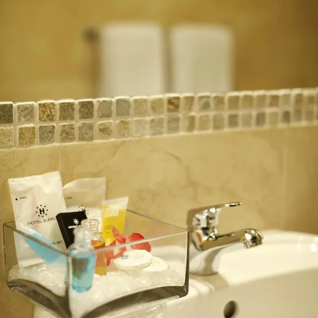 غرفة بسرير كينج بشرفة، Garni Hotel Vozarev 8/8