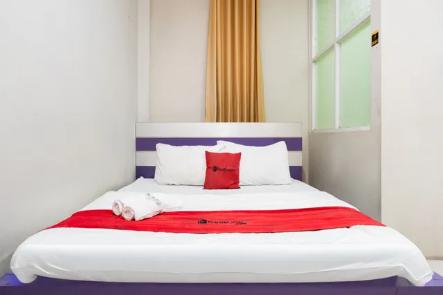 Reddoorz, Deluxe، Reddoorz Plus Near Stasiun Bekasi 1/3