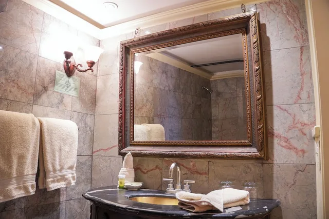 جناح جونيور بسرير كينج بشرفة، The Olivier House Hotel 5/7