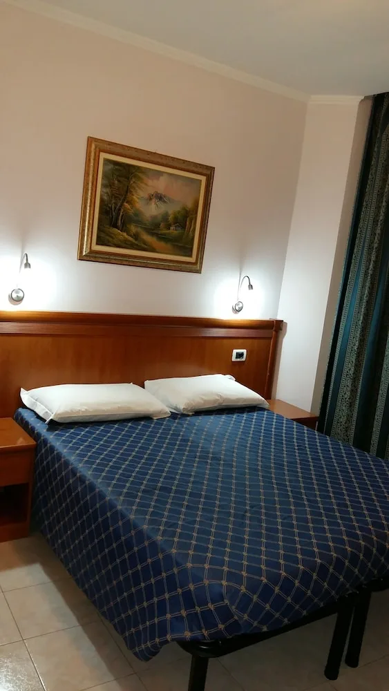 غرفة اقتصادية بسرير مزدوج أو سريرين منفصلين، Friendship Place 1/8