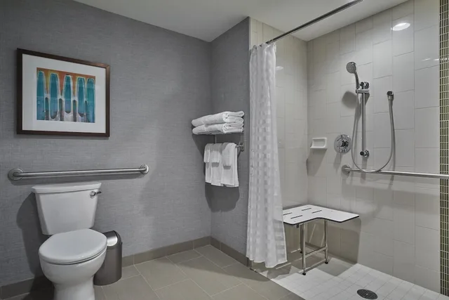 غرفة بسريرين كوين مع أريكة لذوي الإعاقة، HYATT PLACE EUGENE OAKWAY CENTER 2/3