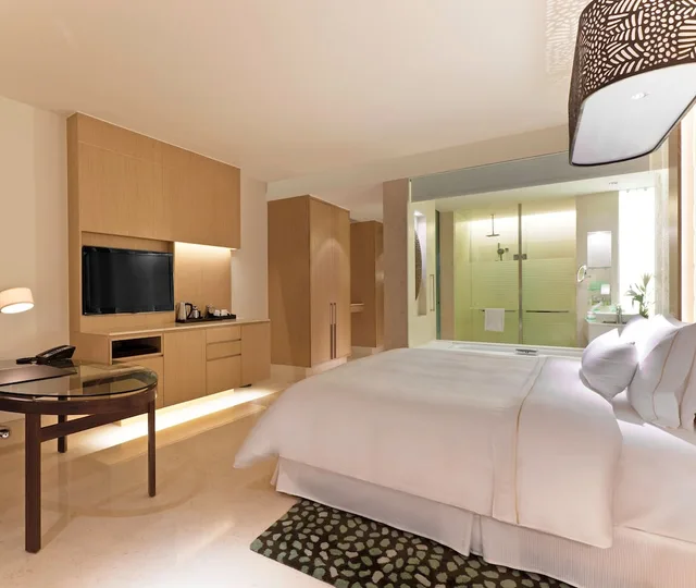 Room, King Bed, Pool View, The Westin Gurgaon New Delhi 4/10