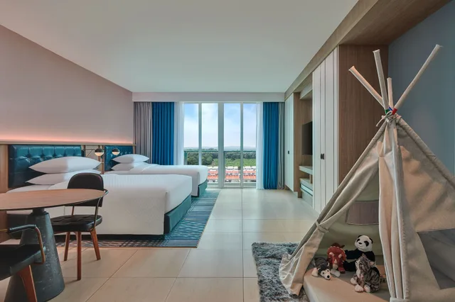 غرفة عائلية بسرير كينج، Four Points By Sheraton Desaru 5/9