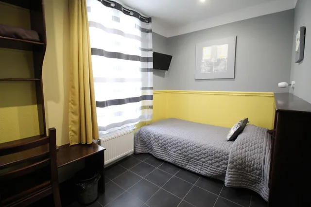 غرفة مفردة، Hotel des Pyrenees 7/20