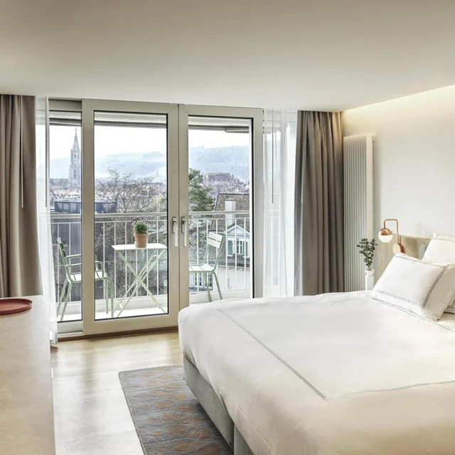 جناح بانورامي بسرير كينج بشرفة بإطلالة، Swissotel Kursaal Bern 2/9